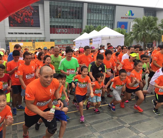 Longbien Marathon: Làn sóng mới "gia đình thể thao"