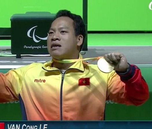 Lực sĩ Lê Văn Công: Nguồn cảm hứng từ KLTG 183kg