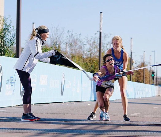 Màn về đích như phim tại giải chạy Dallas Marathon