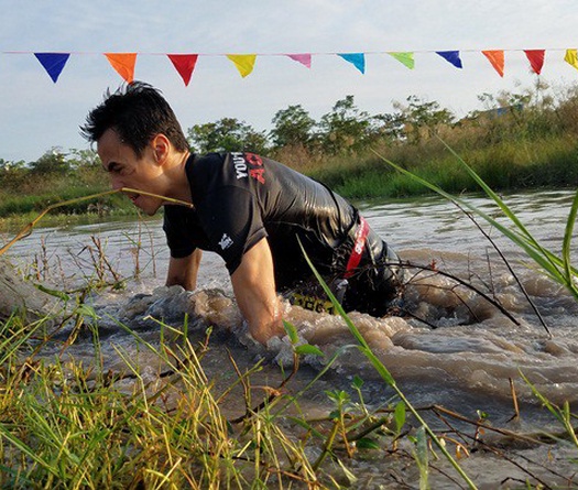 Theo chân các cao thủ chạy vượt chướng ngại vật Champion Dash