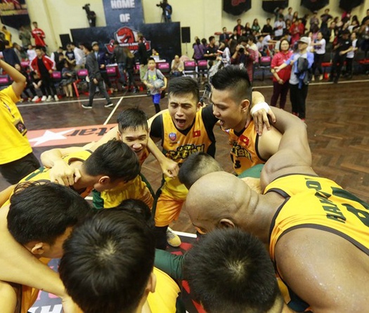 VBA Finals 2017: "Cá basa" Cantho Cafish tung tăng bơi lội giữa hang ổ T-Rex