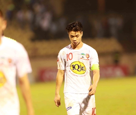 Chùm ảnh: Ngày về quê "đáng quên" của Công Phượng