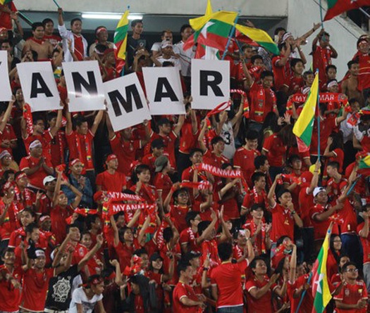 Kỳ lạ, CĐV Myanmar ăn mừng tưng bừng khi đội nhà thua trận