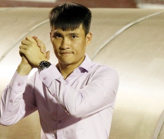 Công Vinh xin lỗi khán giả vì sự cố xấu hổ trên sân Thống Nhất