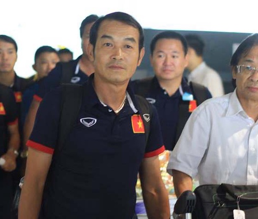 HLV Đinh Thế Nam thôi cầm lái ở Viettel từ mùa sau
