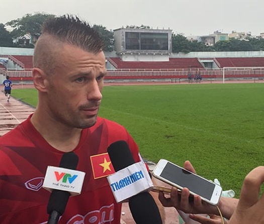 HLV Martin Forkel: "Nhiều tuyển thủ ĐTVN có dấu hiệu quá tải" 
