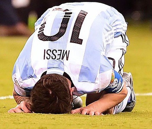 Argentina 0-0 Chile (Pen: 2-4): Đá trượt pen, Messi lại về nhì