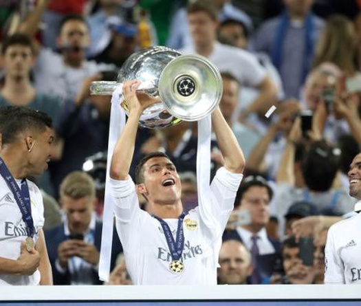 Vô địch Champions League, Ronaldo rộng cửa giành Bóng vàng FIFA