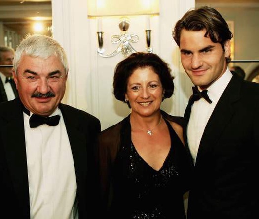 Roger Federer thành công nhờ cha mẹ