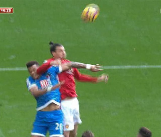 Trả đũa thô bạo, Ibrahimovic đối diện án phạt nguội