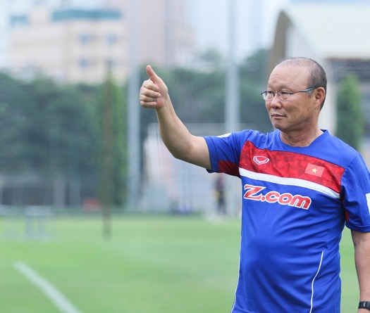 Buổi đầu HLV Park Hang-seo làm việc với ĐTQG: "Ngẩng đầu lên các chàng trai"