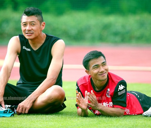 Cầu thủ Việt “du học” Nhật cho oai, giờ hổ thẹn trước người Thái