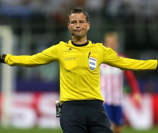 Vì sao trọng tài hay nhất bỏ Premier League sang châu Á?