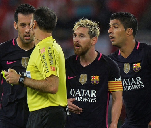 Trọng tài "móc túi" Barcelona, trao điểm số cho Real Madrid?