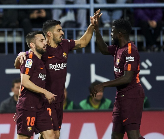 Video: Luis Suarez chinh phục dấu mốc mới giúp Barca hạ Malaga