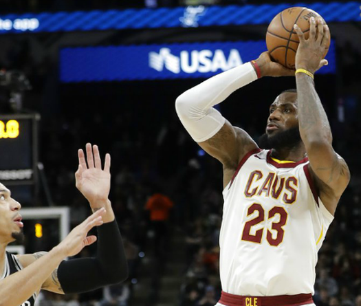NBA 2017-18: Spurs khiến LeBron kém vui ngày đạt cột mốc