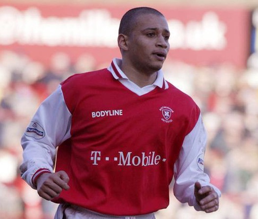 Tiết lộ sốc về việc cầu thủ dùng ma túy “như cơm bữa” ở Anh