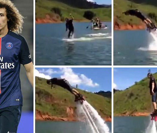 Video: David Luiz biểu diễn kỹ năng Flyboard điêu luyện tại quê nhà