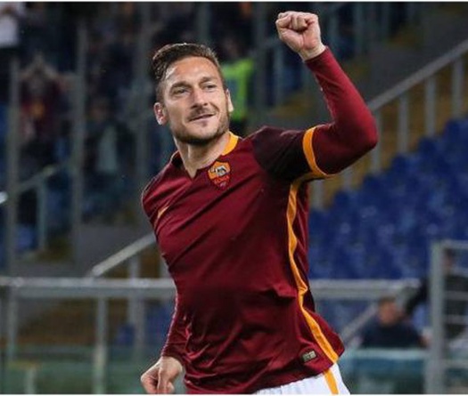 Francesco Totti lập cú đúp Roma ngược dòng ngoạn mục trên sân nhà
