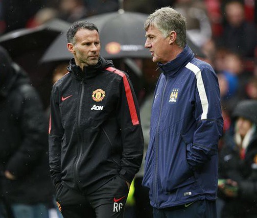 Ryan Giggs cố tình “chơi chiêu” với trợ lý của Pellegrini