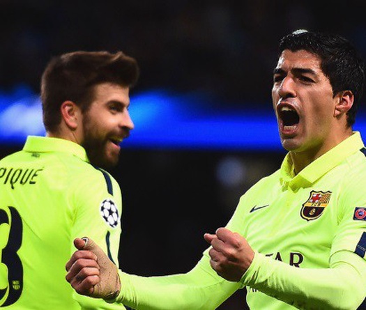 Suarez một chiêu hạ gục Pique