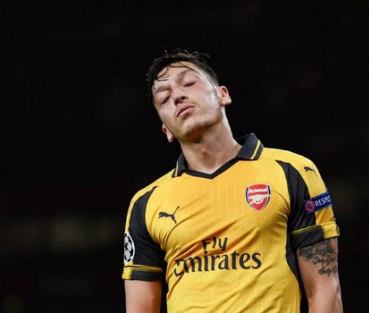 Oezil sa sút: Vấn đề không chỉ là… Premier League?