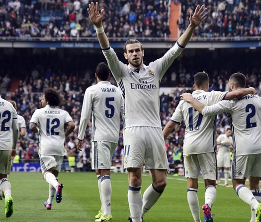 Phá kỷ lục ghi bàn, Real Madrid rượt sát gót Barcelona