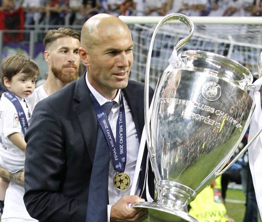 Real Madrid thưởng hợp đồng mới, "tiêm doping tiền" cho HLV Zidane