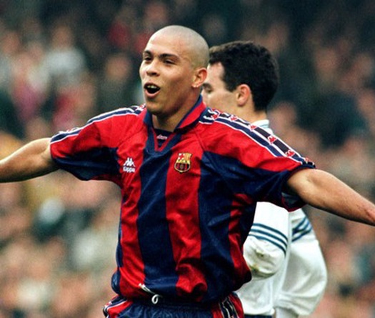 "Người ngoài hành tinh" mở màn kỷ nguyên siêu tiền đạo (Phần 3) 