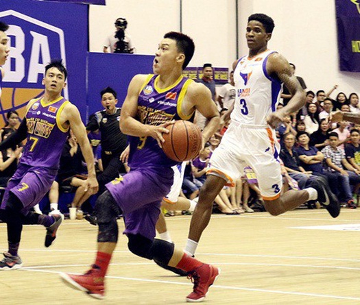 Triệu Hán Minh và “3 phát đạn” hạ HN Buffaloes 