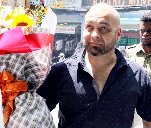 Võ sư Flores: Nương tay với các võ sư già, tung hê Cung Lê