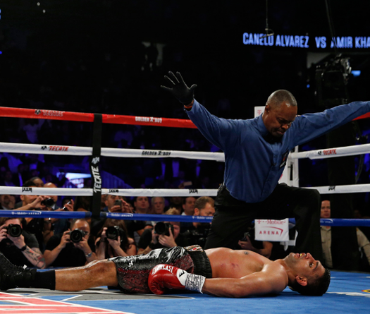 Canelo hạ gục Amir Khan: “Vị Vua”… không được công nhận