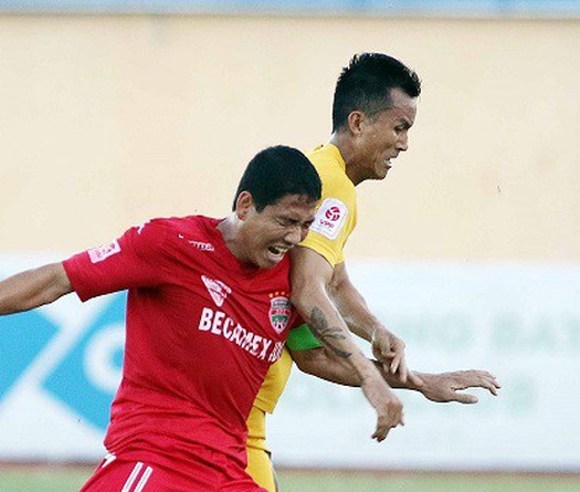 Video: Hòa B. Bình Dương, FLC. Thanh Hóa giữ vững ngôi đầu bảng