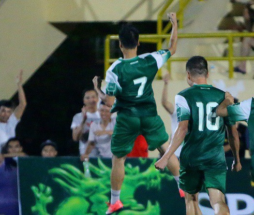 Video kết quả: 3 phút ghi 2 bàn, Thành Đồng đả bại đội đầu bảng MV Corp