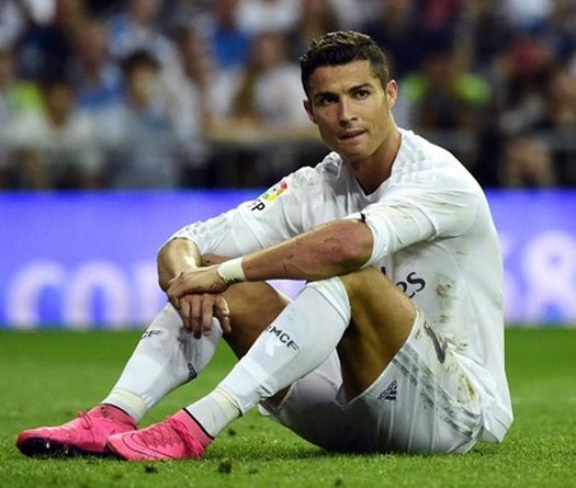 "Kẻ ngốc mới mua CR7”