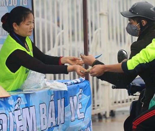Giá vé xem Việt Nam đá bán kết AFF Cup ổn định sau 2 năm