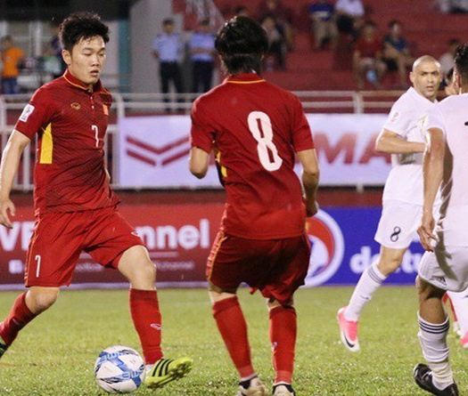 HLV Hữu Thắng dựng "tam giác vàng" với Tuấn Anh và Xuân Trường