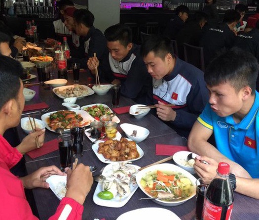 U20 Việt Nam chia tay nước Đức bằng bữa cơm "thuần Việt"