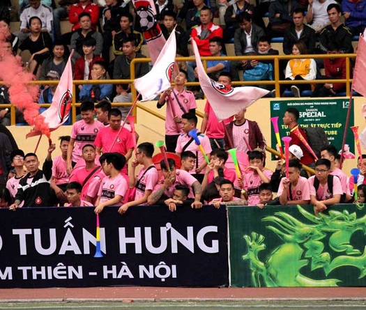 CĐV Tin lớn “chia nửa vầng trăng” vì giấc mơ vô địch