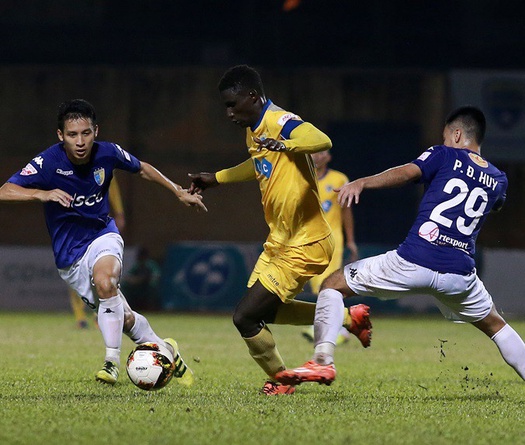 Cuộc đua vô địch V.League khó lường sau "đại chiến" tại xứ Thanh