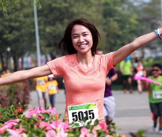 Những bóng hồng đẹp rạng ngời trên đường chạy LDR Half Marathon