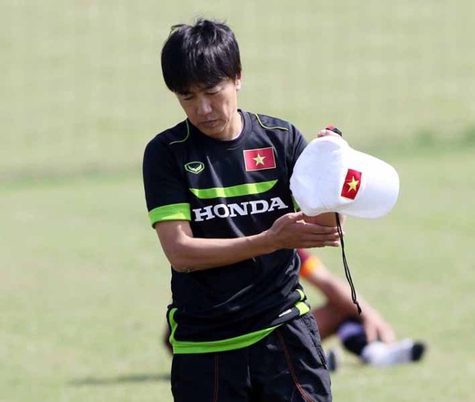 “HLV Miura cần được tôn trọng”