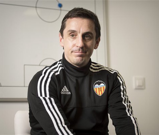 Gary Neville: "Tôi không quan tâm đến Ronaldo"