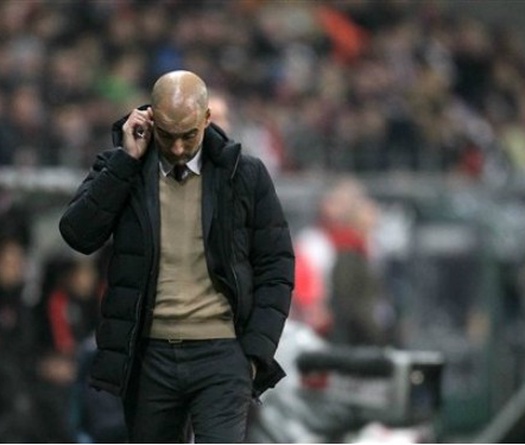 Lộ tin tới Man City, Pep trốn tránh báo giới