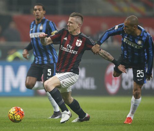 Milan 3-0 Inter: Anh hùng mạt vận