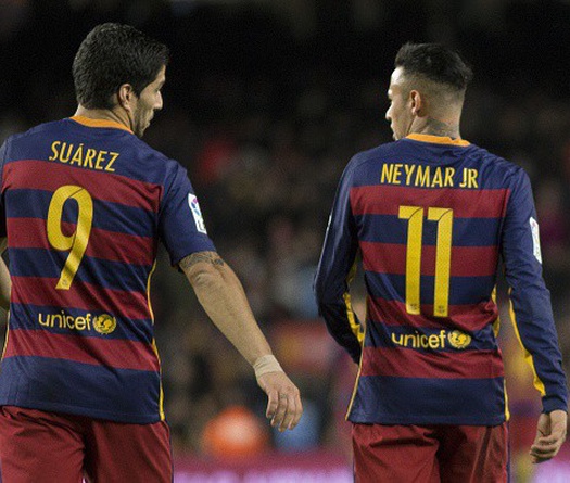 Sự thật đằng sau pha kiến tạo của Messi cho Suarez trên chấm 11m