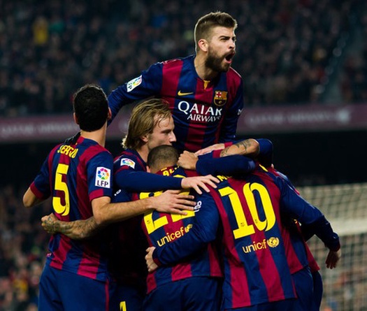 Infographic: Barca san bằng kỷ lục bất bại của Real