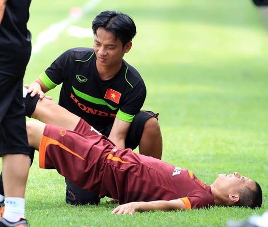 HLV Miura trách CLB không biết lo cho cầu thủ