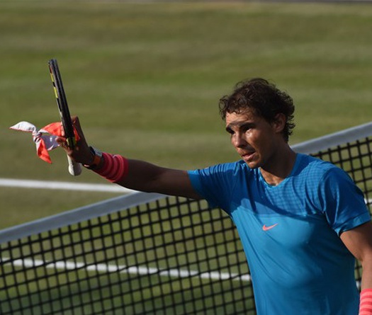 Rafael Nadal thắng trận đầu tiên mùa sân cỏ: Rafa tìm lại cảm giác
