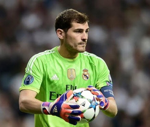 Santiago Canizares: Benitez sẽ thẳng tay “trảm” Casillas!
